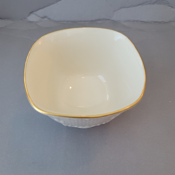 Lenox small bowl candy dish with gold 4.5x4x3 - Picture 2 of 3